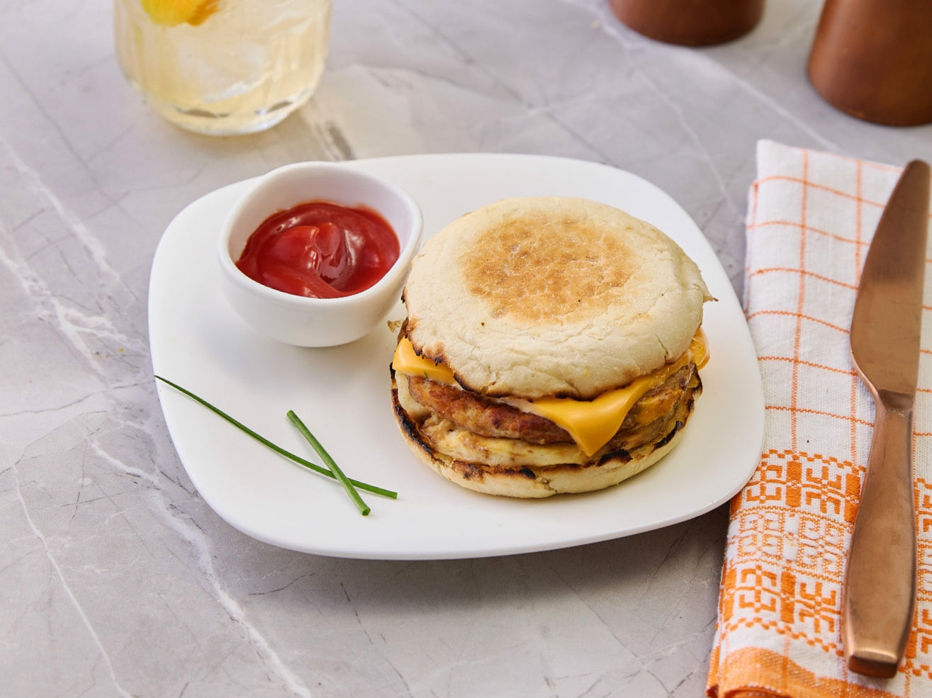 english muffin breakfast sandwich 🌱 🔄