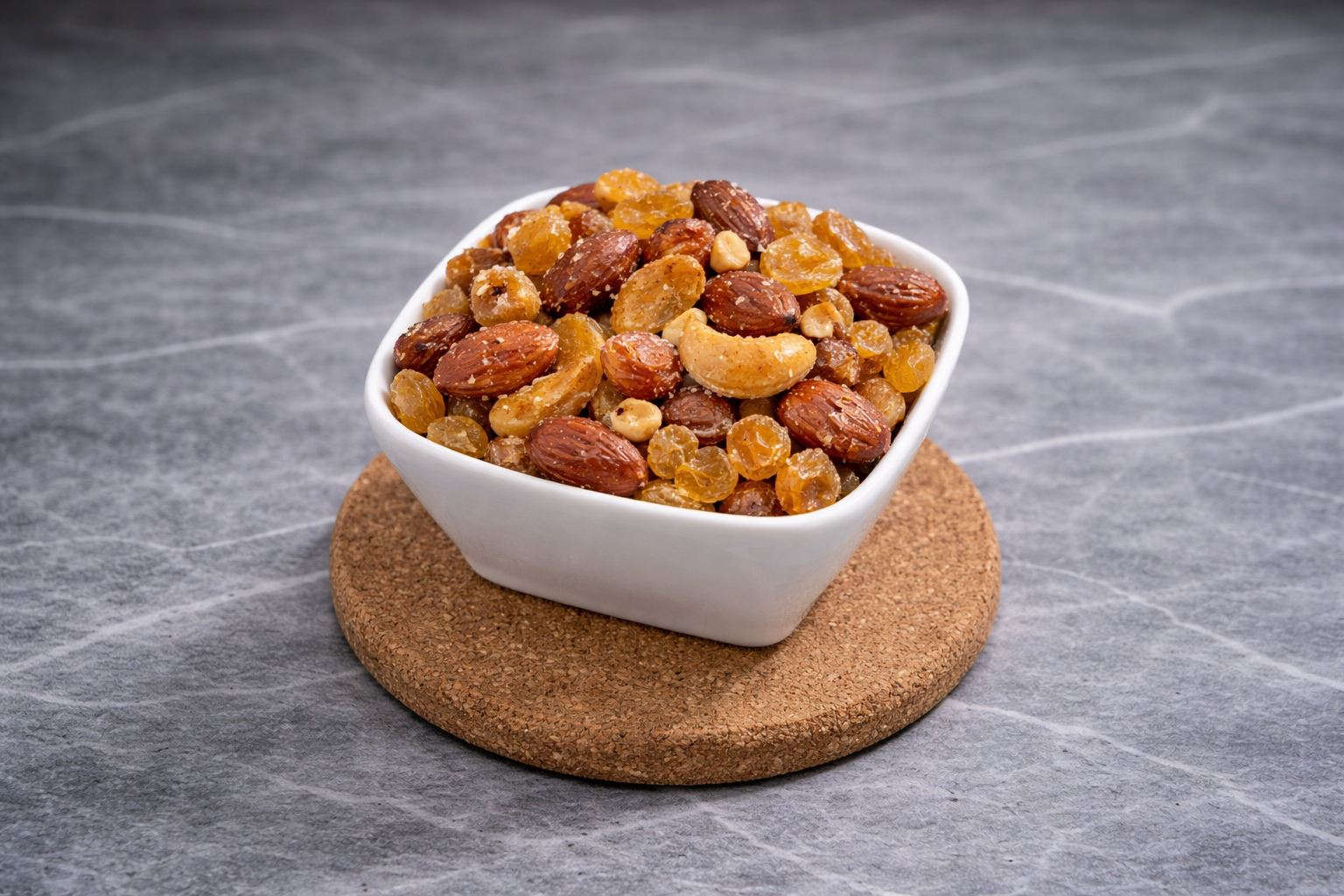 hey, honey! | honey-roasted nuts & golden raisins trail mix